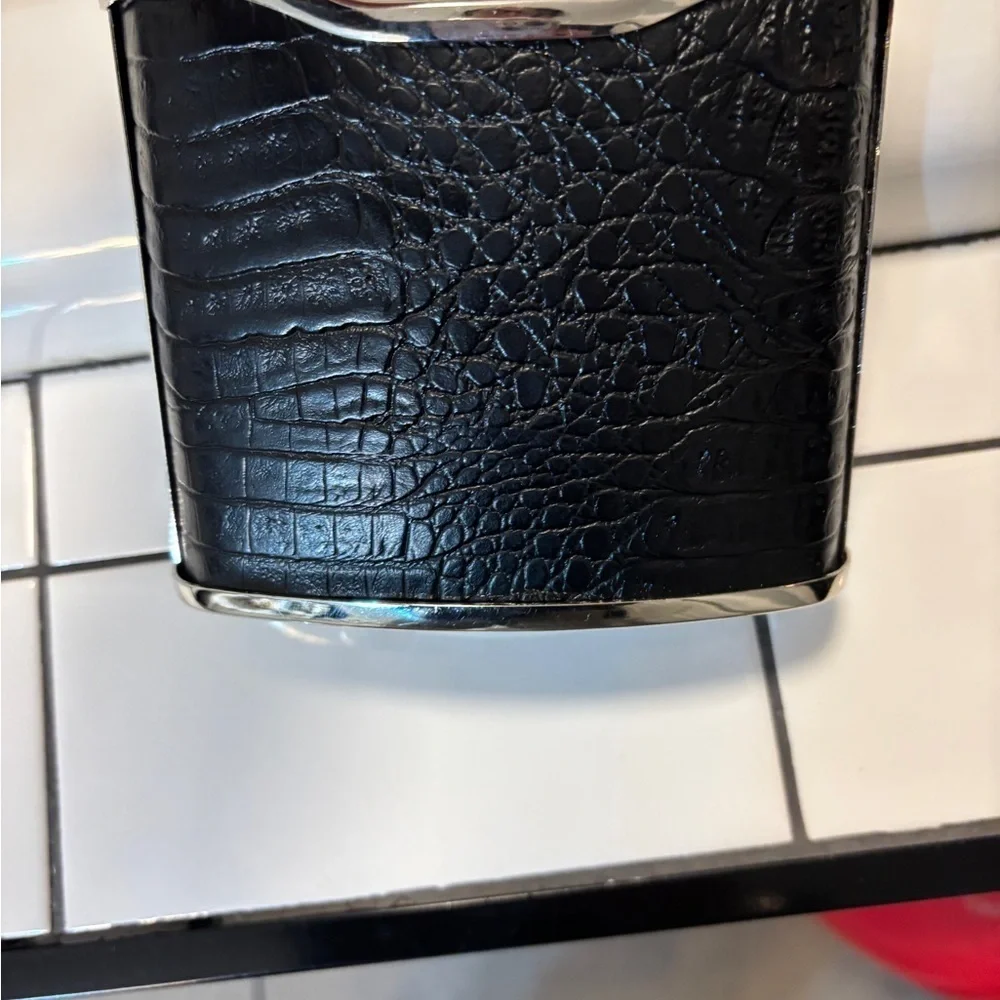 Vintage y2k Black pillbox cocktail bag with Silver Clasp 1980s style